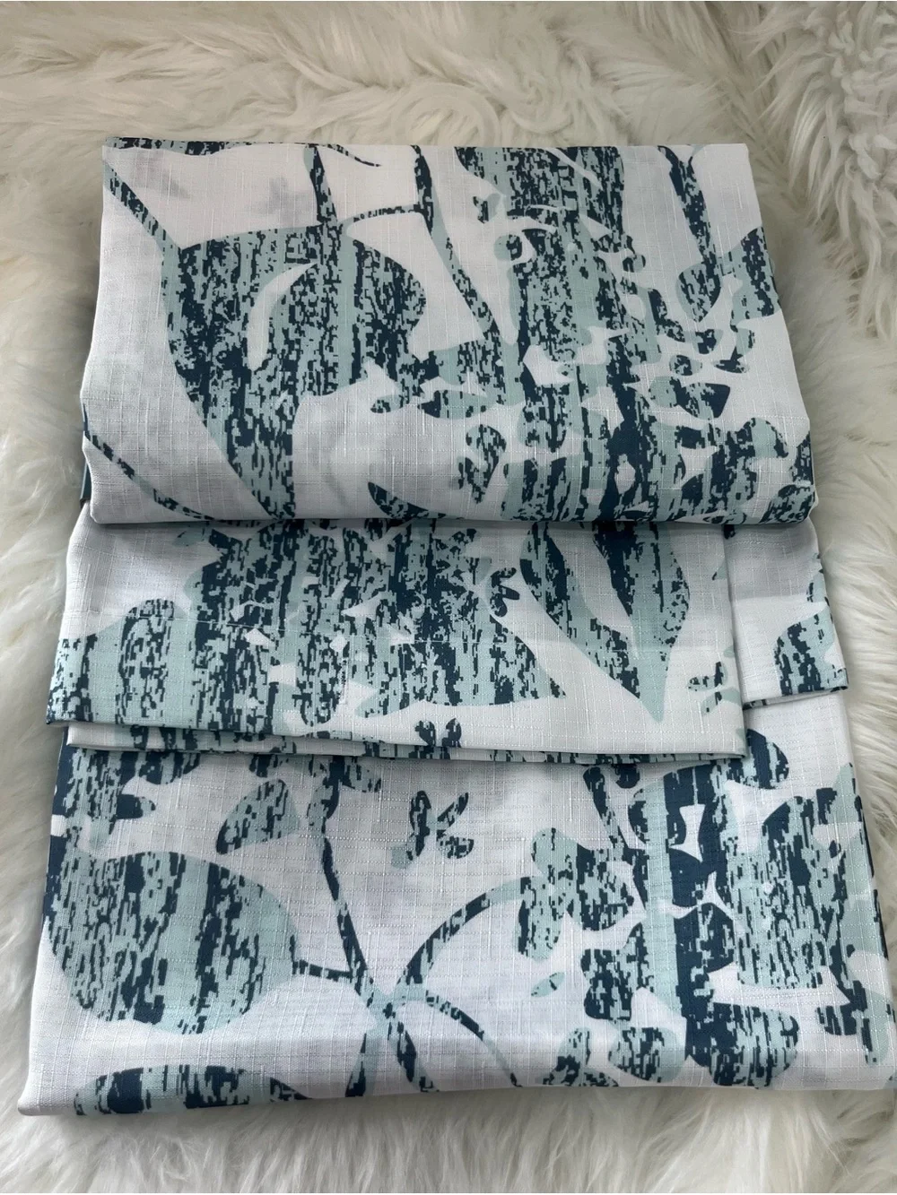 ZEST Kitchen + Home Green & White Floral Shower Curtain 72x72